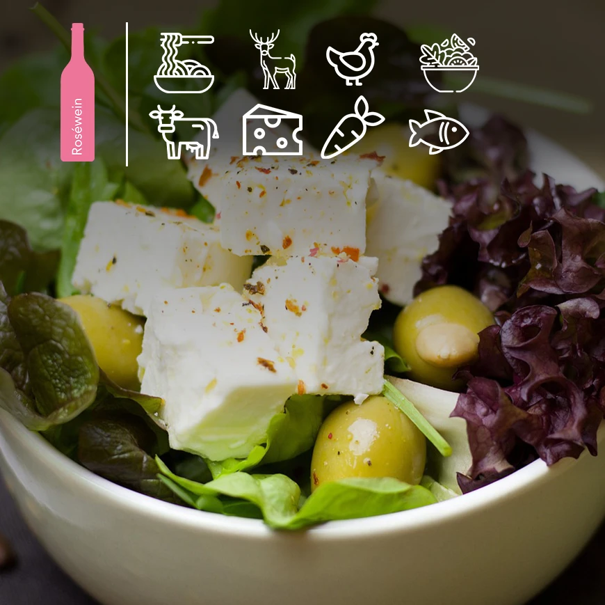 Salat mit Fetakäse und Oliven Salat mit Fetakäse und Oliven